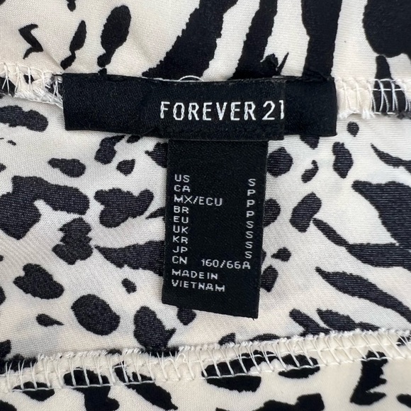 Forever 21 White Black Cheetah Print Polyester Maxi Skirt Size Small Women’s - Picture 2 of 4